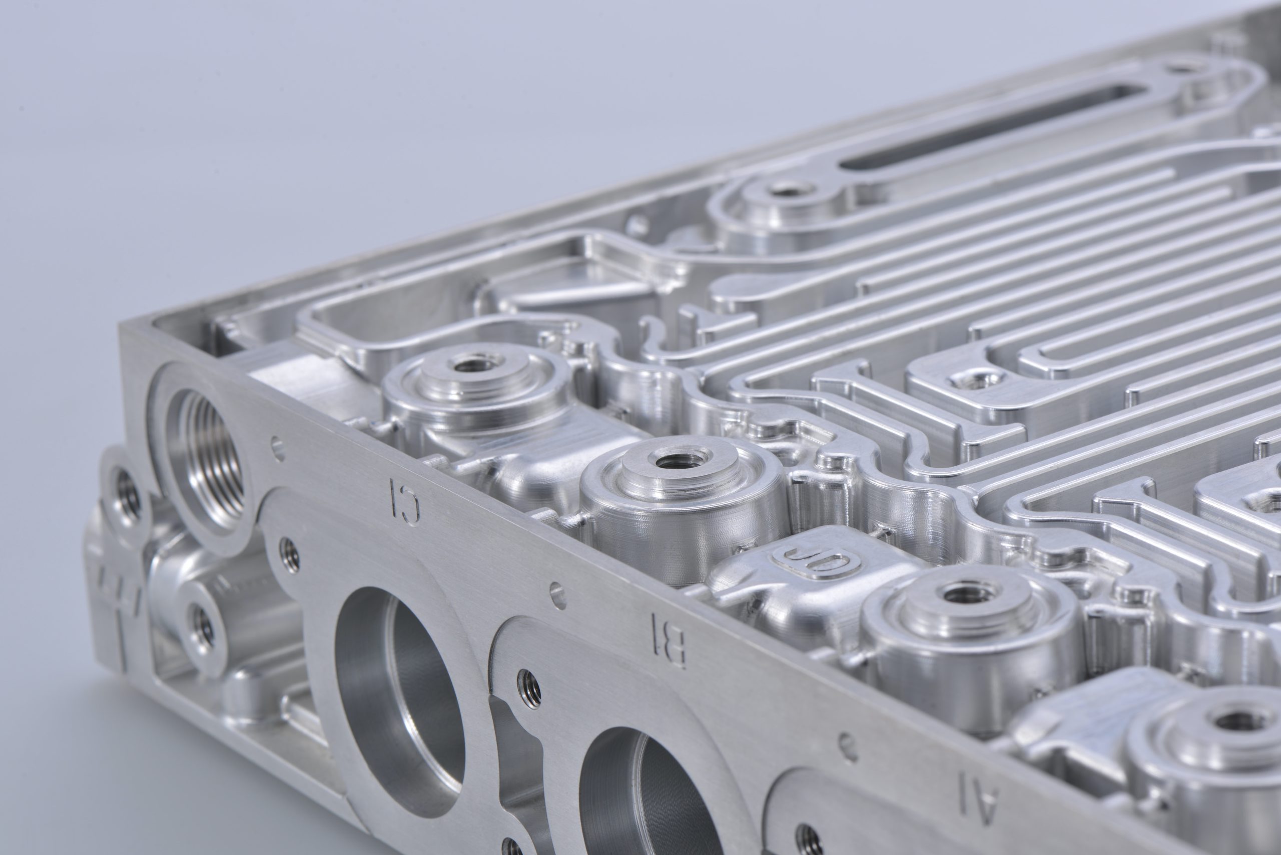 mastars-cJpvBX_gNrg-unsplash automotive cnc machining